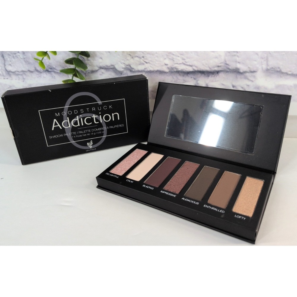 NEW IN BOX ADDICTION 6!😍Younique Moodstruck Eye Shadow Palette Made in USA
